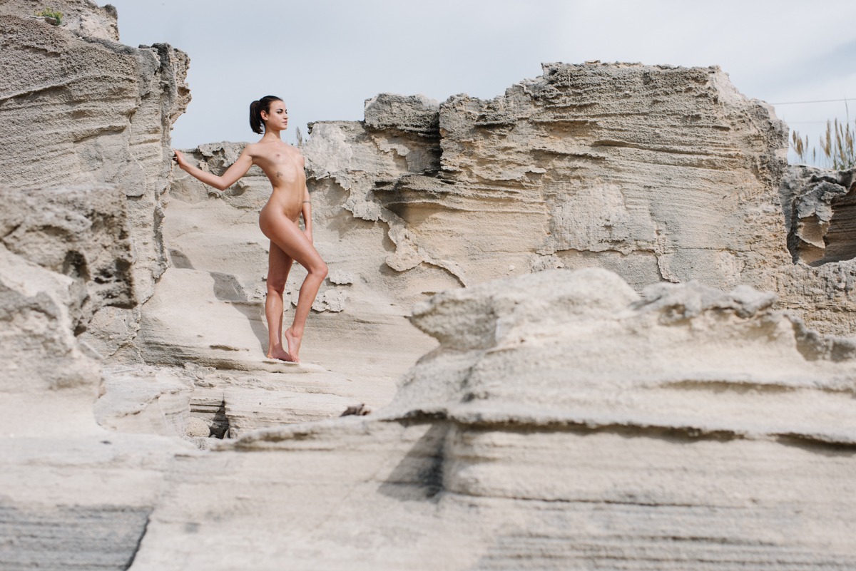 Nude photo session on the rocks in the Egadi Islands - Giuseppe Torretta